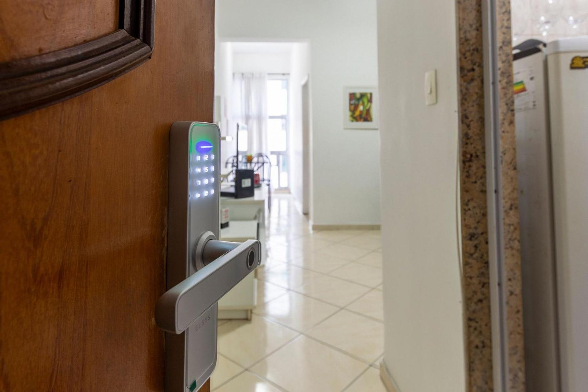 Apartamento 1qto Vista Lateral Orla De Copacabana
